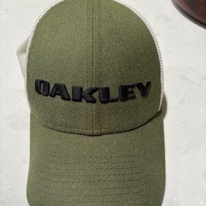 Oakley Trucker
